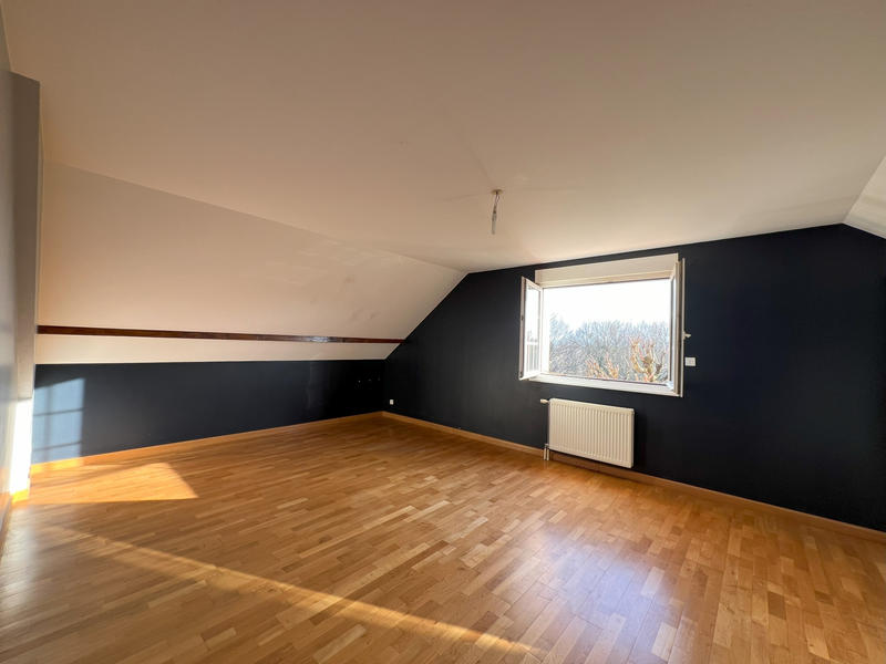 Maison - 250 m² - 11 pièces