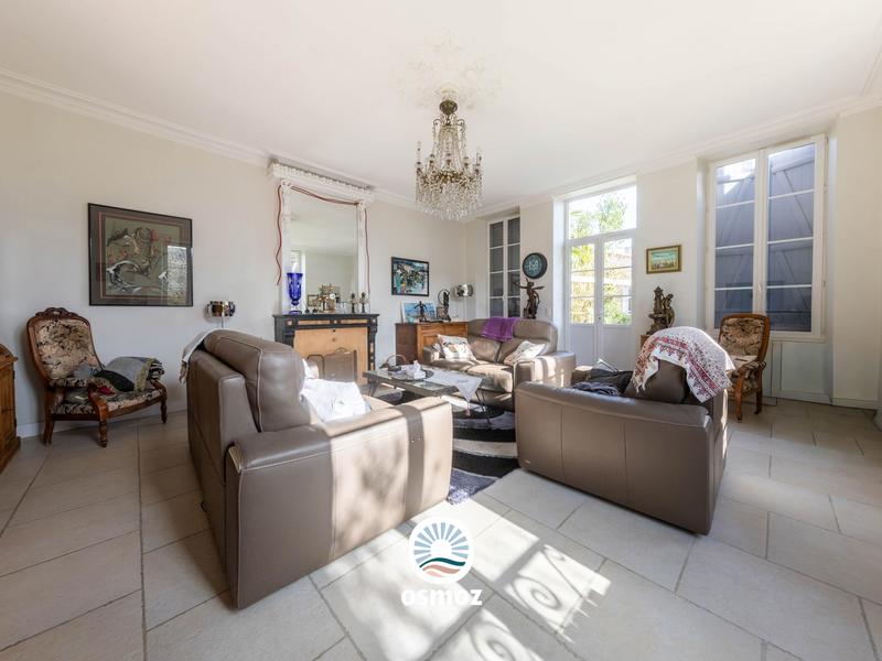 Maison - 450 m² - 14 pièces