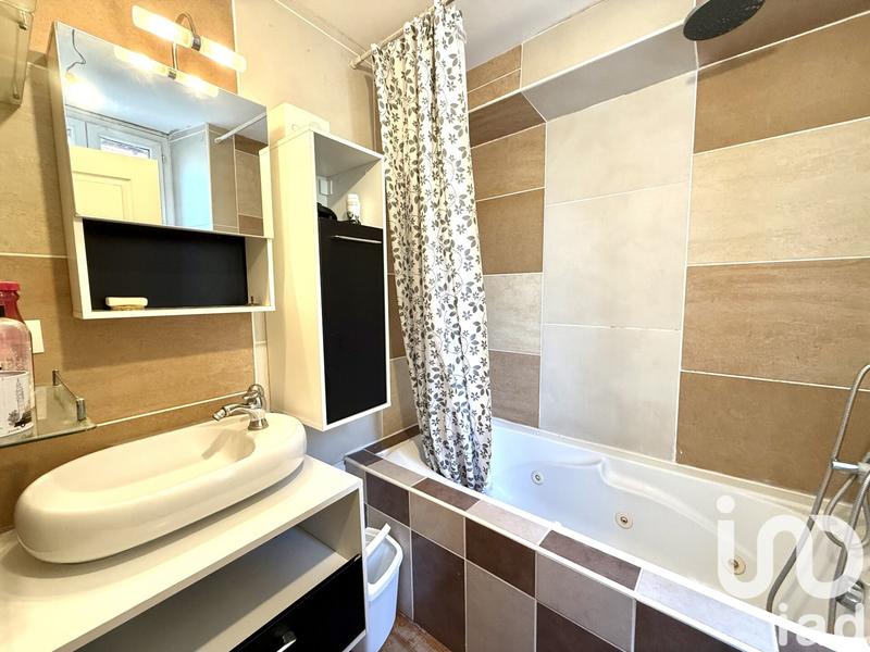 Maison - 270 m² - 11 pièces