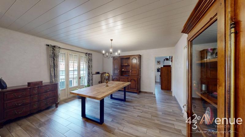 Maison - 237 m² - 9 pièces