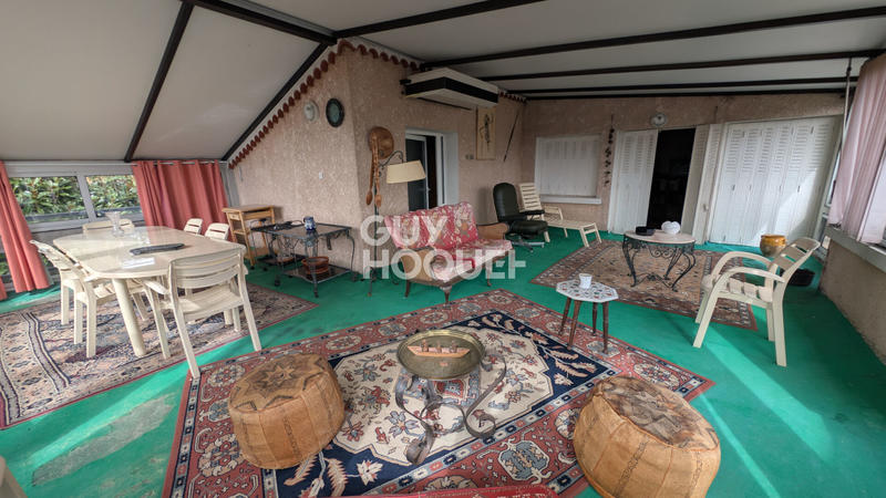 Maison - 231 m² - 8 pièces