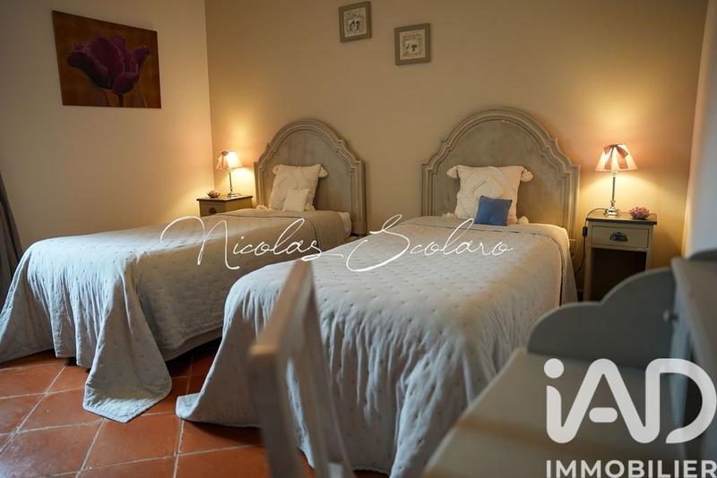 Maison - 310 m² - 8 pièces