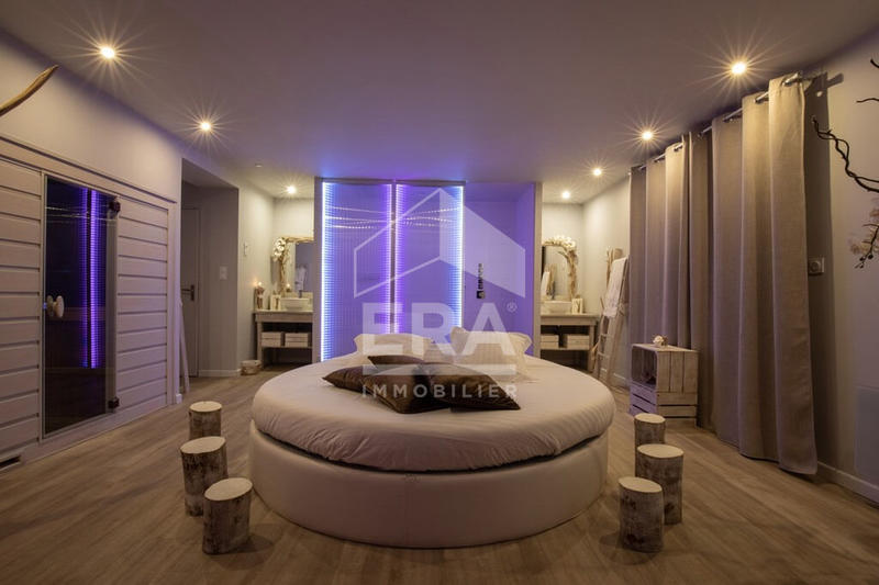 Maison - 245 m² - 6 pièces