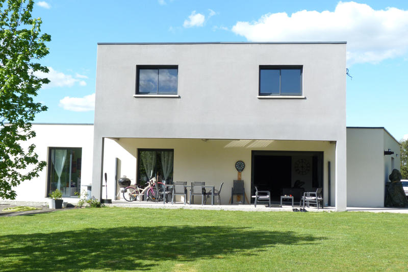 Maison - 200 m² - 8 pièces