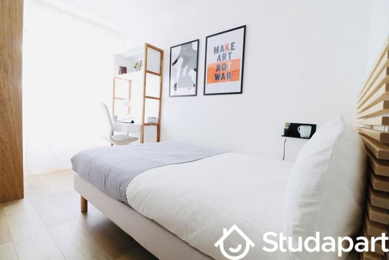 Chambre - 10 m² - 1 pièce