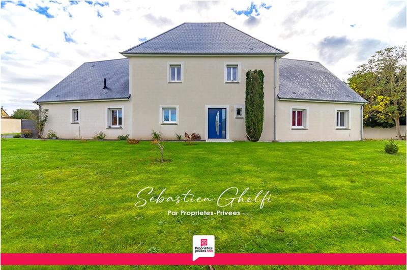 Maison - 220 m² - 8 pièces