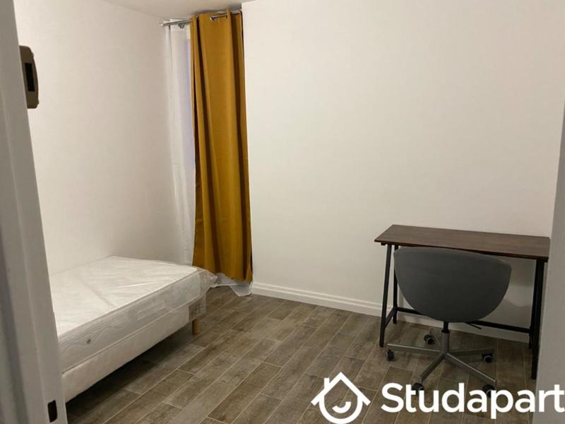 Chambre - 12 m² - 1 pièce