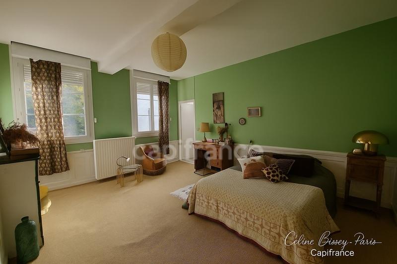 Maison - 250 m² - 9 pièces