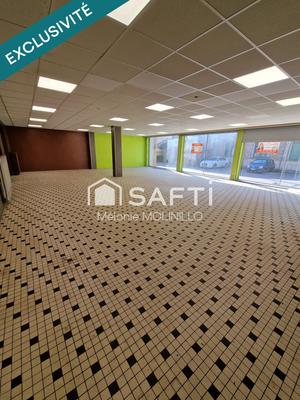 Local commercial - 327 m² - 5 pièces