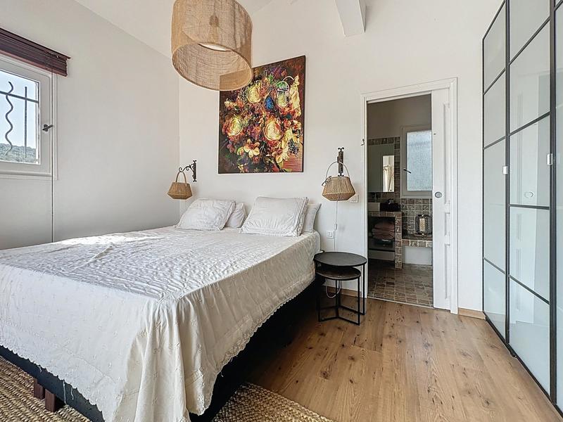 Maison - 280 m² - 10 pièces