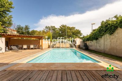 Demeure - 338 m² - 7 pièces