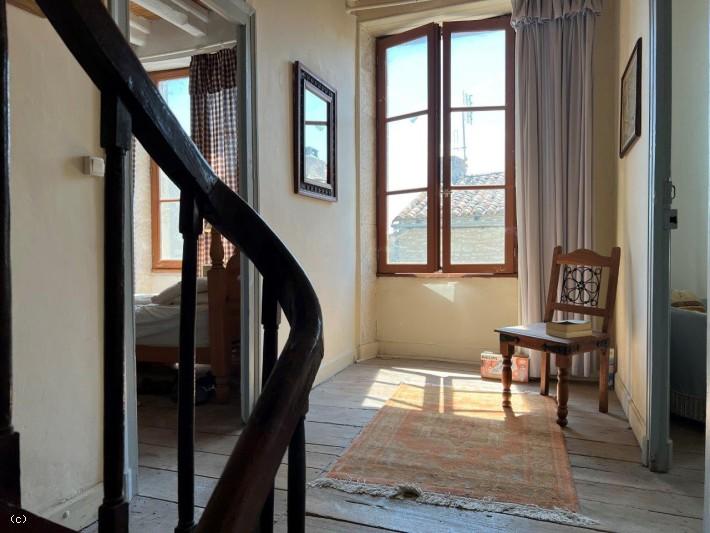 Maison ancienne - 167 m² - 8 pièces