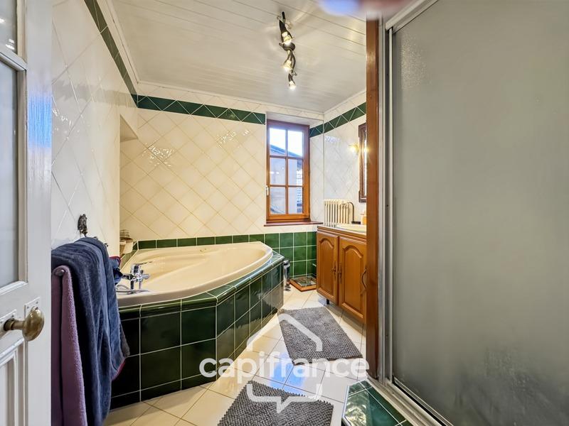 Maison - 185 m² - 8 pièces