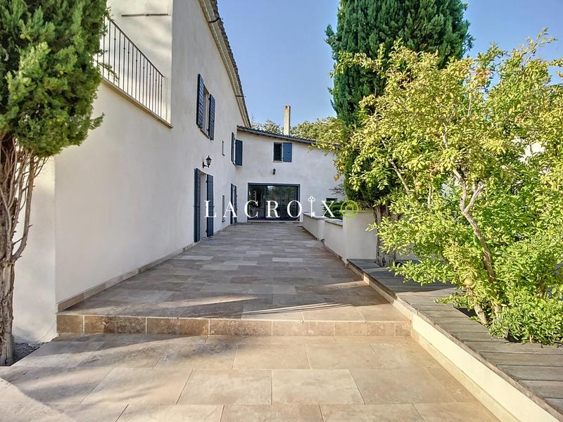 Maison - 169 m² - 5 pièces