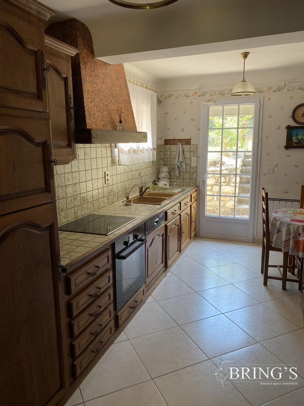 Villa - 181 m² - 9 pièces