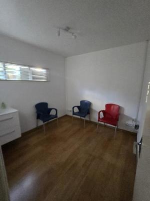 Local commercial - 112 m² - 7 pièces