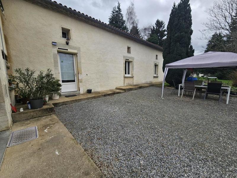 Maison - 247 m² - 8 pièces