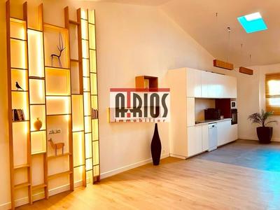 Bureau - 99 m² - 6 pièces