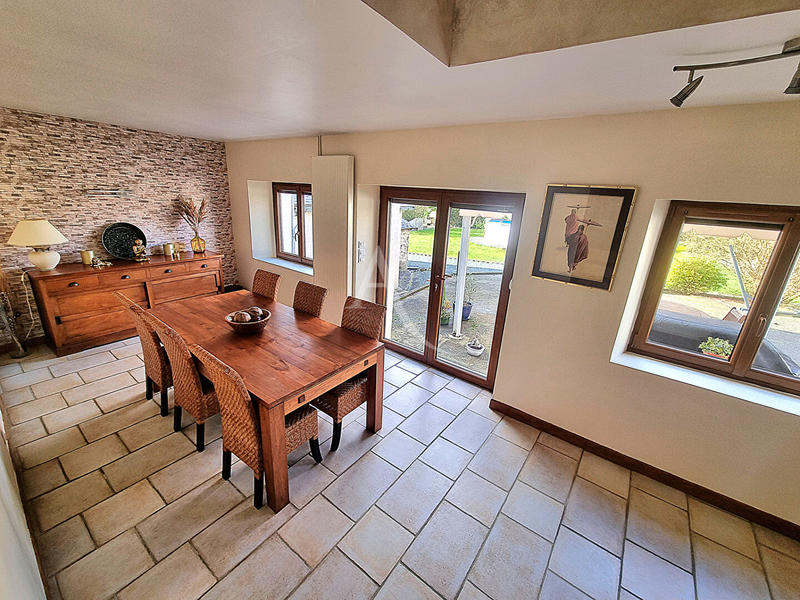 Maison - 176 m² - 8 pièces