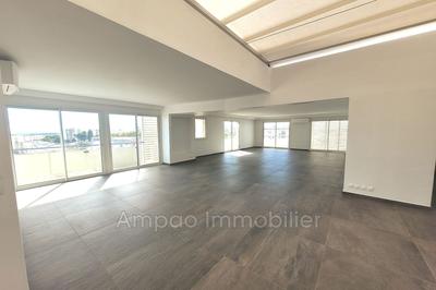 Appartement - 250 m² - 4 pièces