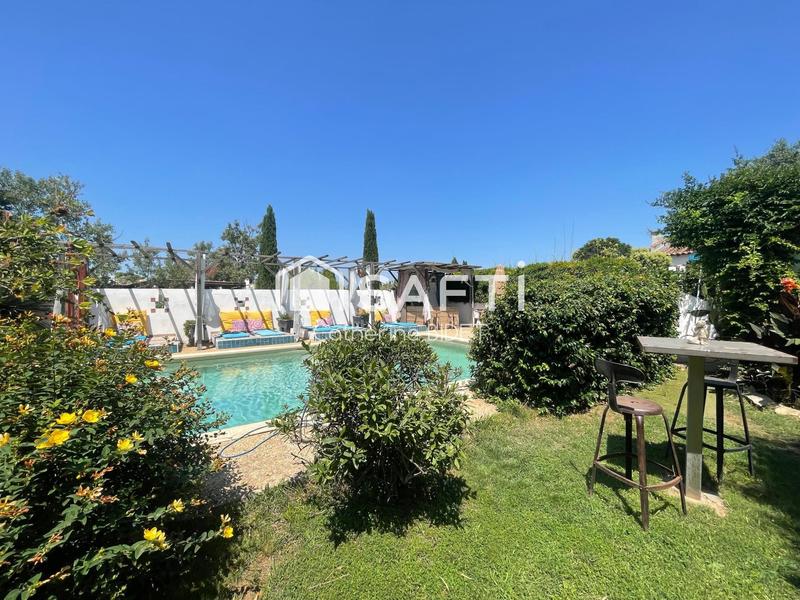 Maison - 575 m² - 21 pièces