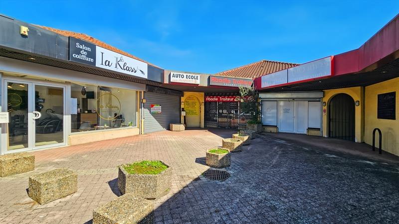 Local commercial - 53 m² - 4 pièces