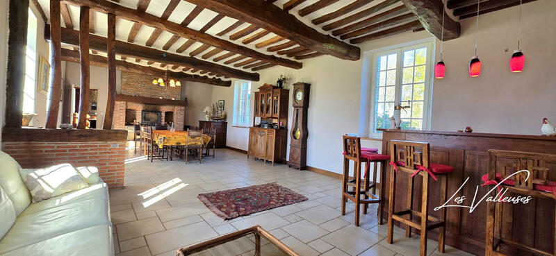 Maison - 300 m² - 8 pièces