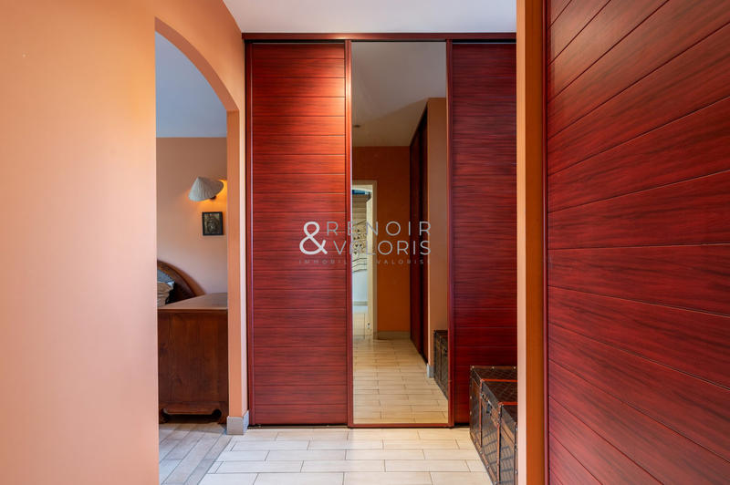 Maison - 183 m² - 8 pièces