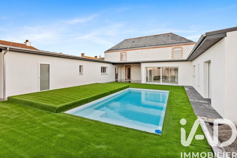 Maison - 257 m² - 8 pièces