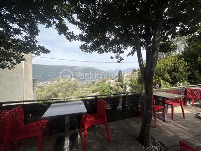 Appartement - 250 m² - 5 pièces