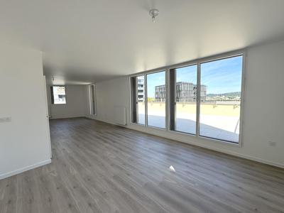 Appartement - 125 m² - 5 pièces