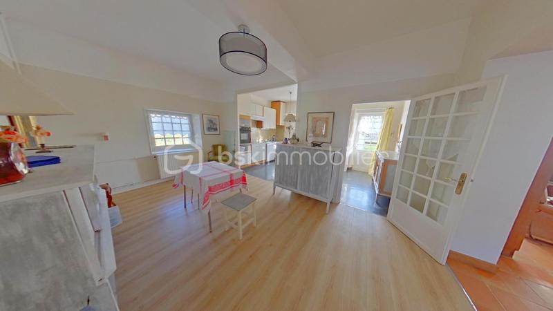 Propriété - 180 m² - 6 pièces