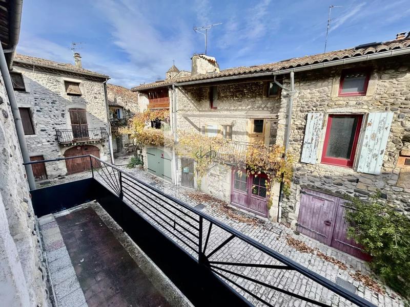 Maison - 88 m² - 3 pièces