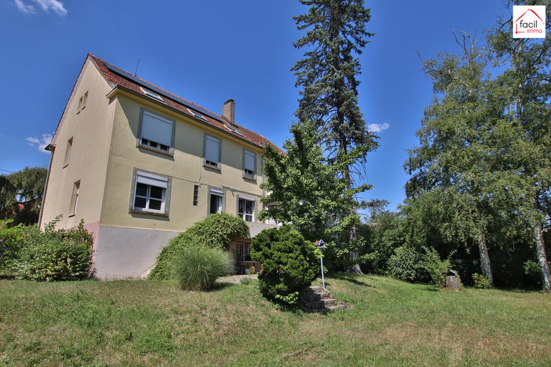 Maison - 352 m² - 16 pièces