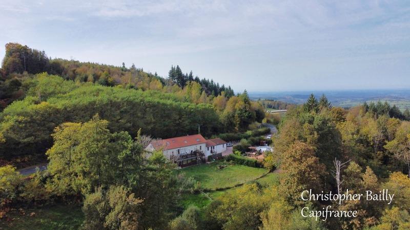 Longère - 241 m² - 10 pièces