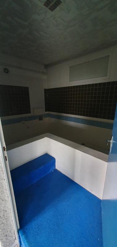 Local d'activité / Entrepôt - 334 m² - 12 pièces