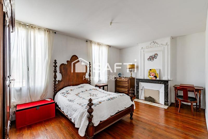 Maison - 250 m² - 8 pièces