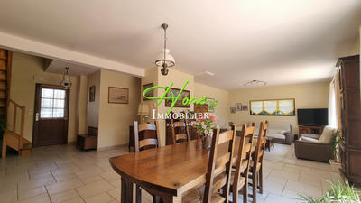 Maison - 151 m² - 6 pièces