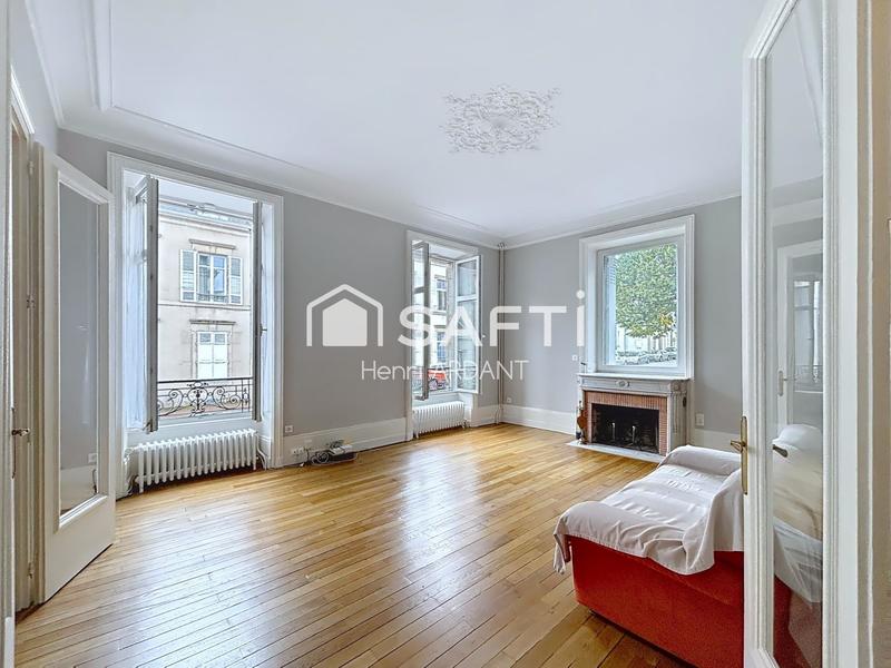 Maison de maîtres - 317 m² - 11 pièces