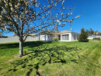 Maison traditionnelle - 146 m² - 5 pièces