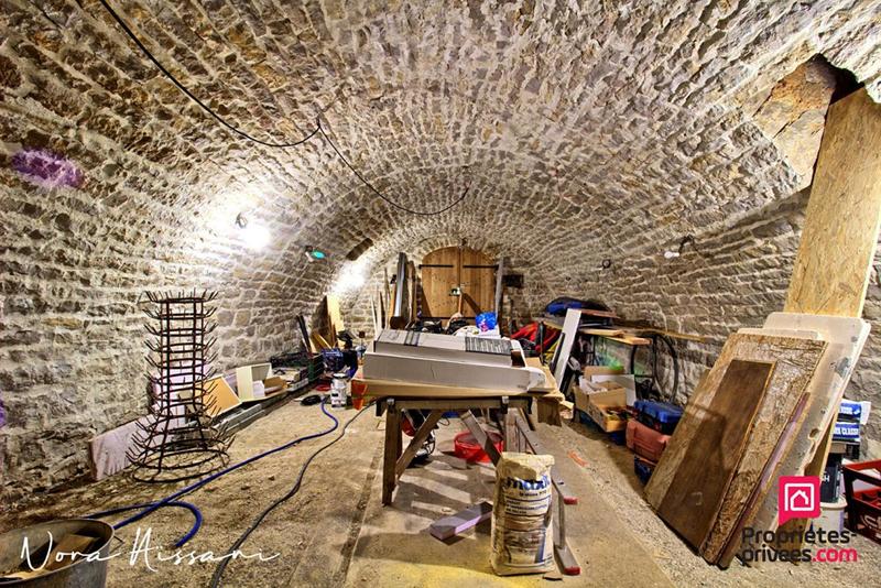 Demeure - 1 000 m² - 15 pièces