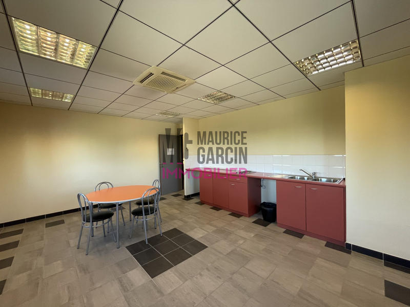 Local d'activités - 900 m²