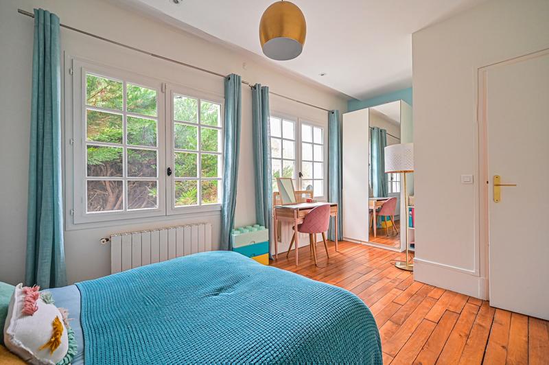 Maison - 418 m² - 9 pièces