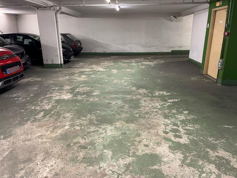 Parking / Garage - 10 m²