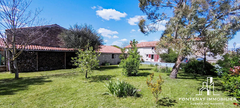 Maison - 202 m² - 8 pièces