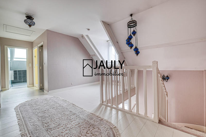 Maison - 340 m² - 10 pièces