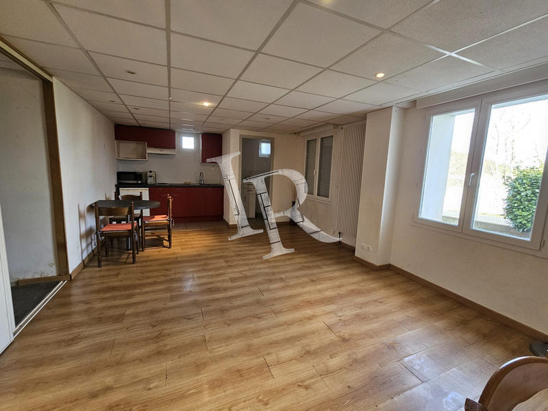 Fonds de commerce - 1 200 m²