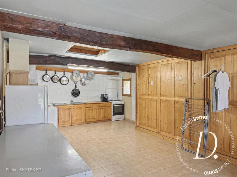 Maison - 280 m² - 6 pièces