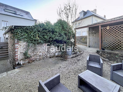 Maison - 140 m² - 8 pièces