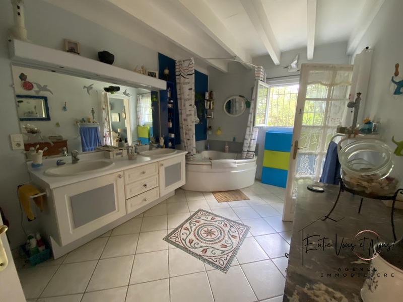 Maison traditionnelle - 176 m² - 4 pièces